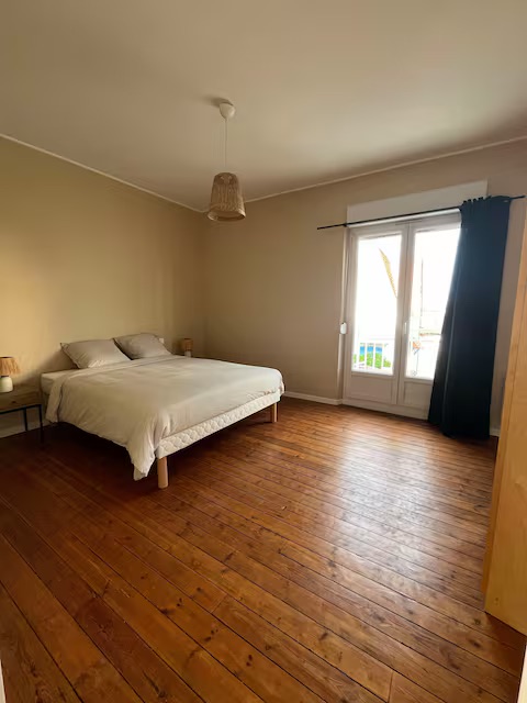 Première chambre meublée de la maison